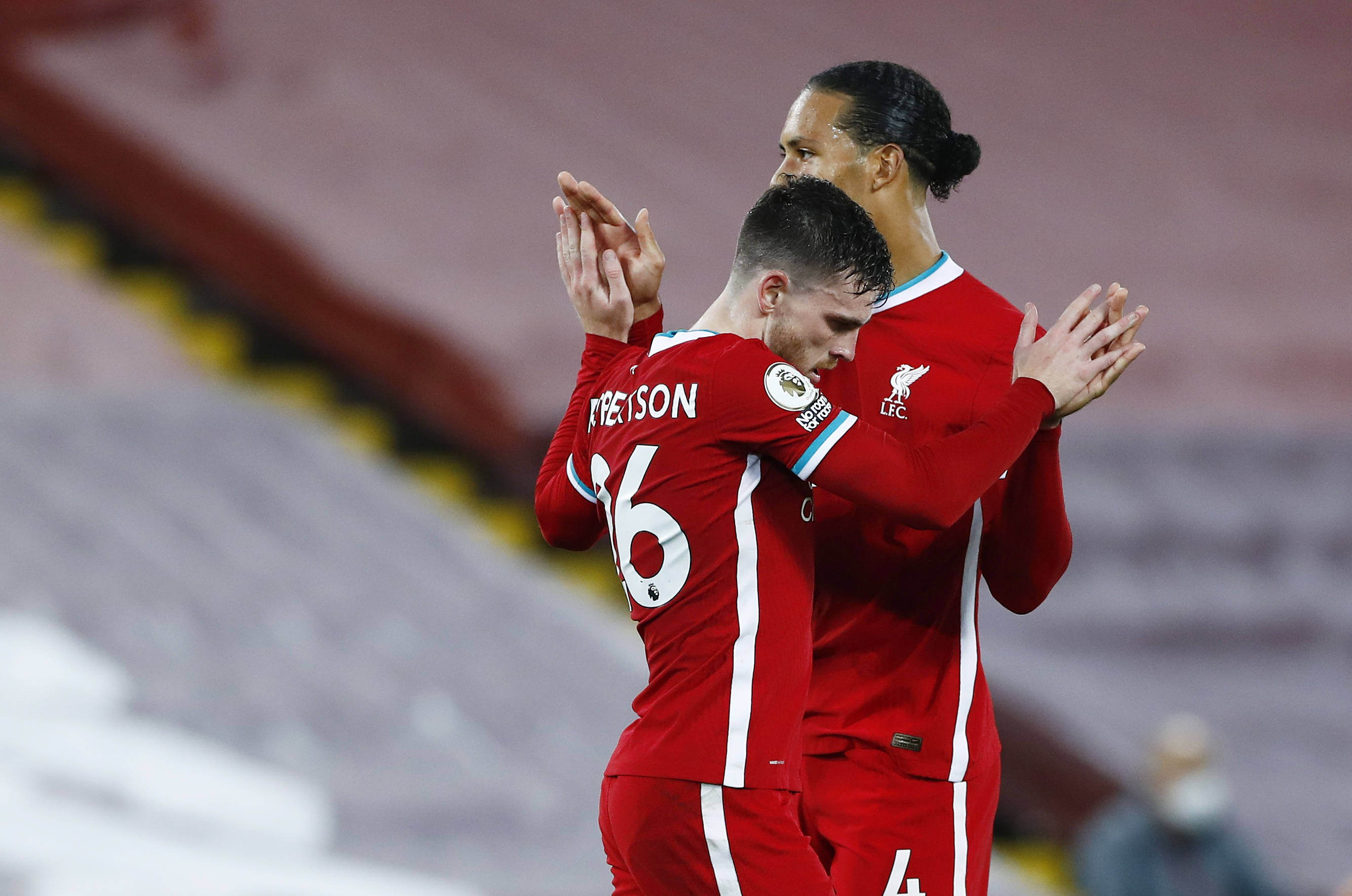 场对决中 场对决中